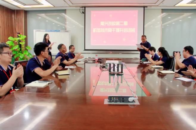 j9վڼУڶڡӼǸѵ࿪ʽһڿ